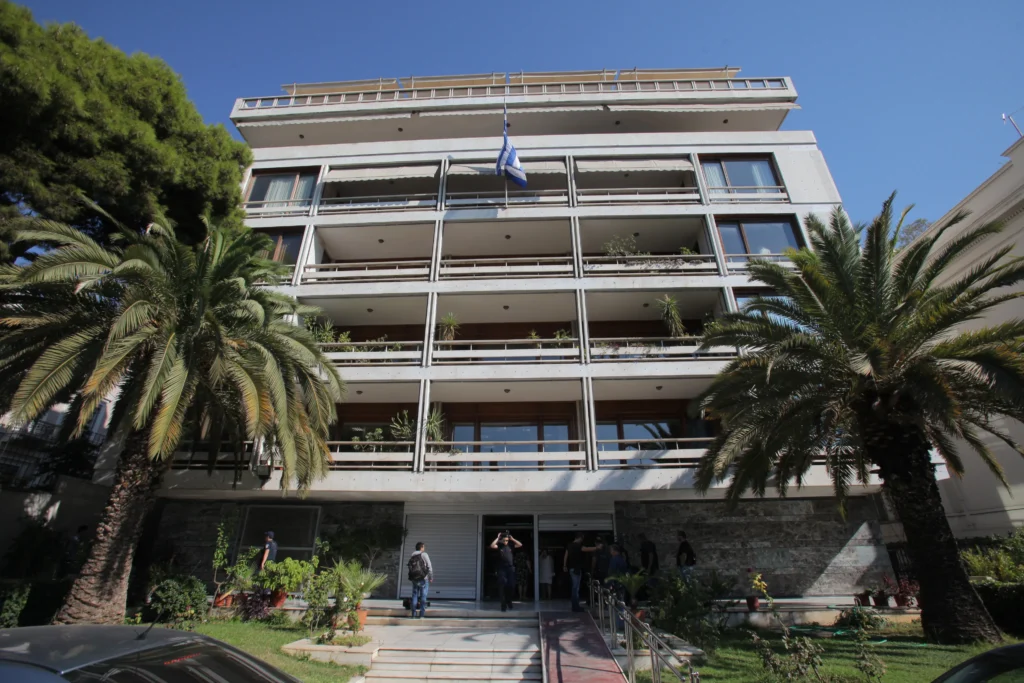 Υπ. Εσωτερικών: Ψηφίστηκε το νομοσχέδιο για τις προαγωγές των δημοσίων υπαλλήλων με γραπτό διαγωνισμό ΑΣΕΠ