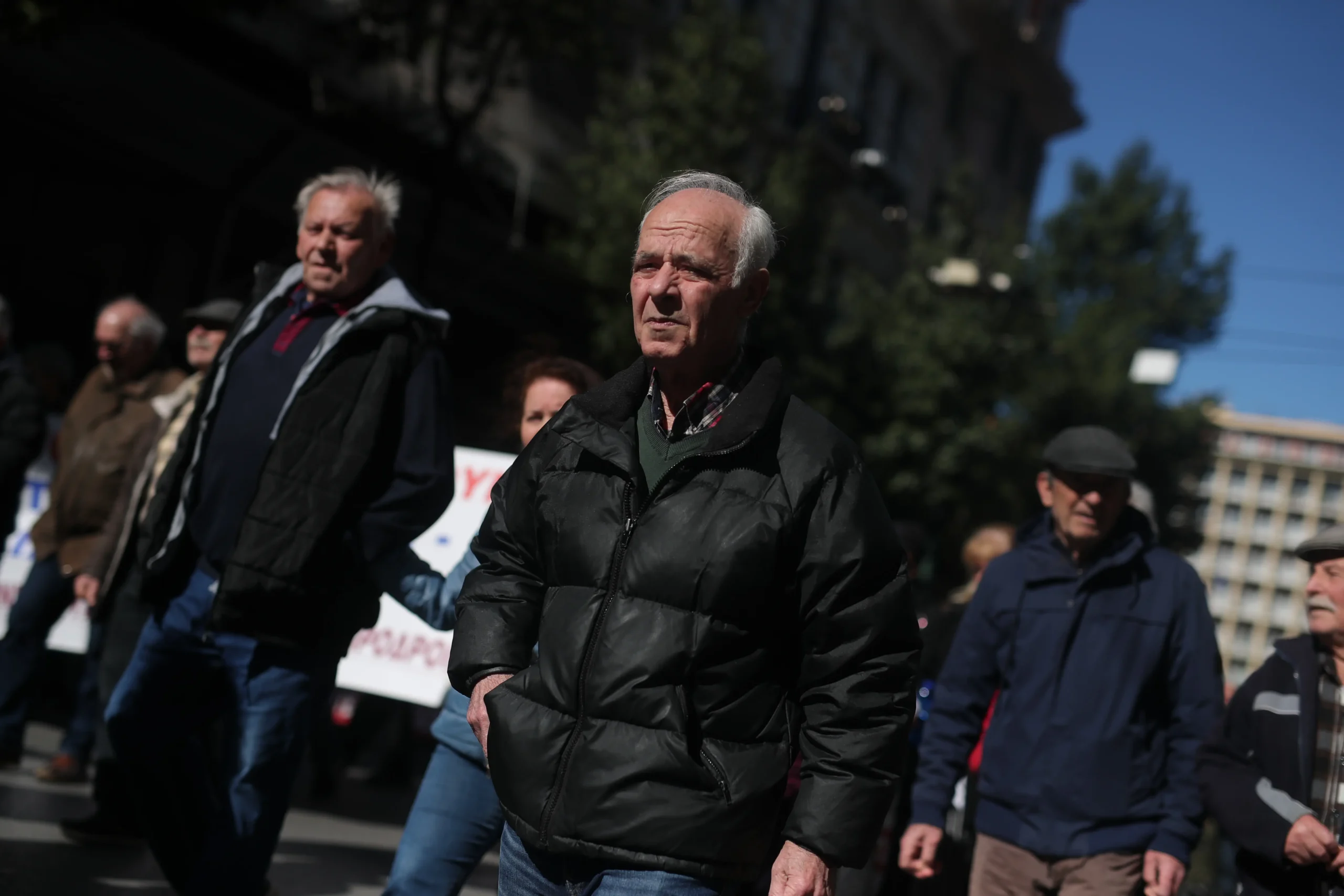 Σύνταξη με 35ετία και 37ετία: Ποιοι ασφαλισμένοι κρατούν ακόμη παλαιότερα δικαιώματα